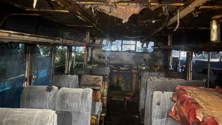 পার্কিং করা শ্রমিকবাহী বাসে আগুন, লাফিয়ে বাঁচলেন চালক