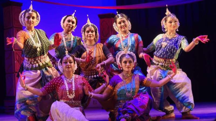 ওড়িশি নৃত্যালেখ্য ও নৃত্যকলার অনবদ্য পরিবেশনায় বিমুগ্ধ দর্শক