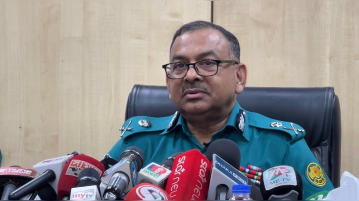 ১৩ নভেম্বর নিয়ে আতঙ্ক নয়, সতর্ক থাকুন: ডিএমপি কমিশনার