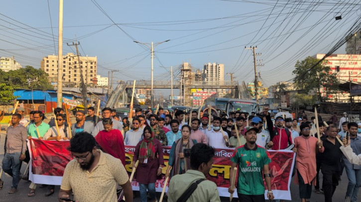 জুলাই সনদ বাস্তবায়ন ও খুনি হাসিনার ফাঁসির দাবিতে উত্তাল শহর