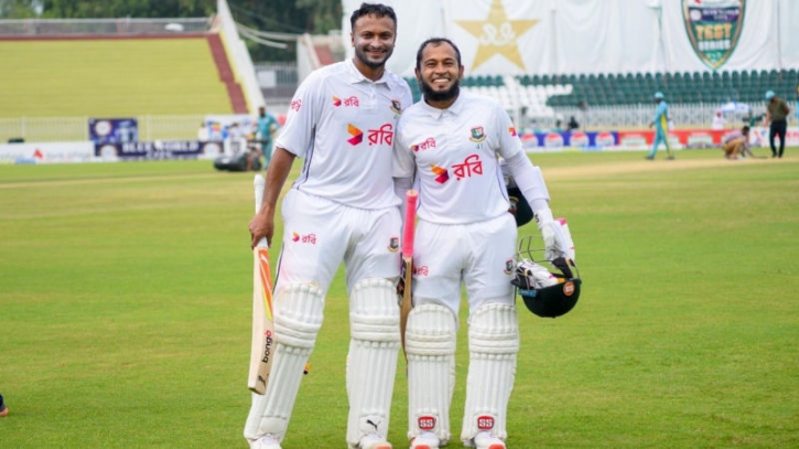 মুশফিকের শততম টেস্টে সাকিবের আবেগঘন বার্তা