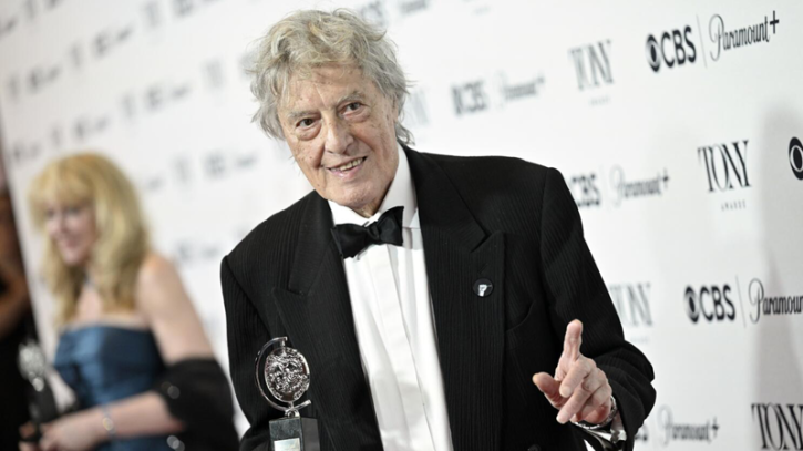 টম স্টপার্ডের মৃত্যুতে কিং চার্লস : ‘প্রিয় বন্ধু হারালাম’