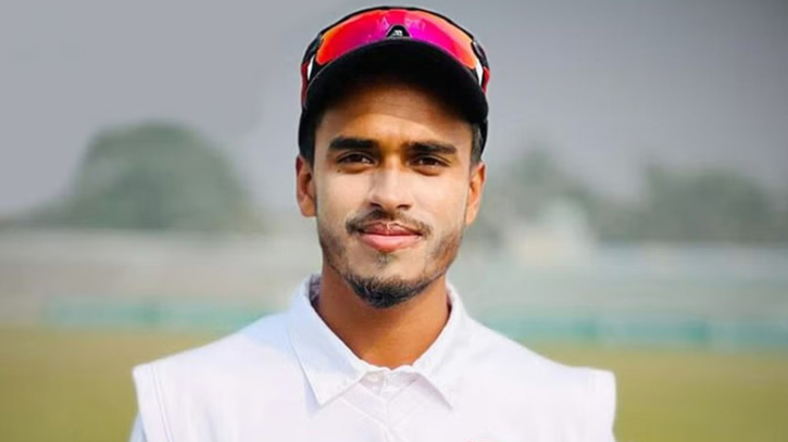 অভিষেকেই উইকেট পেলেন হাসান মুরাদ