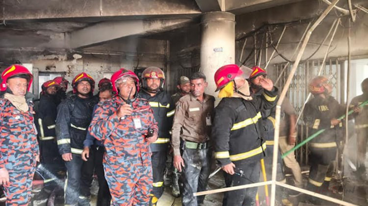 শাহবাগে বিএমইউর আগুন নিয়ন্ত্রণে