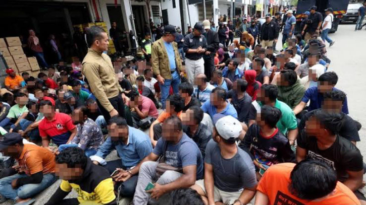 ক্যামেরুন হাইল্যান্ডে অভিযানে ১৭৪ বাংলাদেশিসহ ৪৬৮ বিদেশি আটক