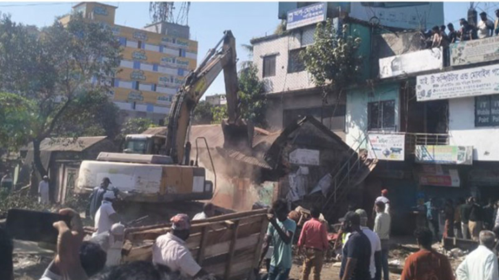 এক সপ্তাহে যৌথ বাহিনীর অভিযানে আটক ৪৪