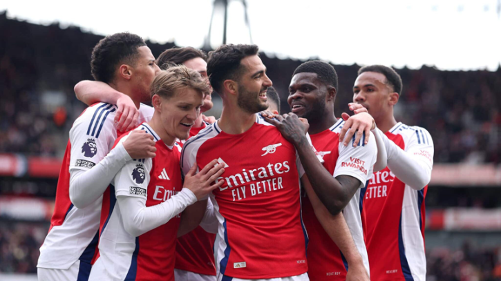 অপরাজেয় দাপটে বায়ার্নকে উড়িয়ে দিল আর্সেনাল