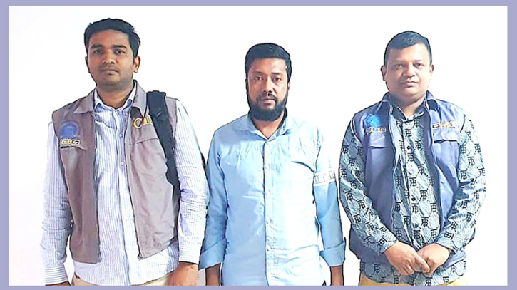 নওগাঁয় এনজিওর ‘৬০০ কোটি টাকা আত্মসাৎ, পরিচালক ঢাকায় গ্রেপ্তার