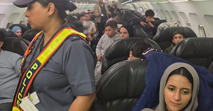 রহস্যময় ফ্লাইটে দক্ষিণ আফ্রিকায় তিন শতাধিক ফিলিস্তিনি