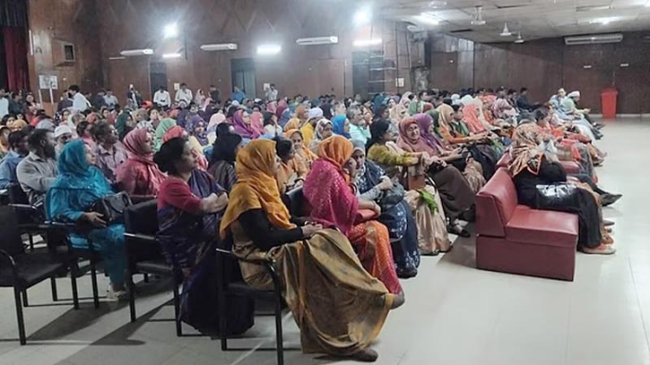 ৩ দিনের কর্মবিরতিতে যাচ্ছেন ৭ কলেজের শিক্ষকরা