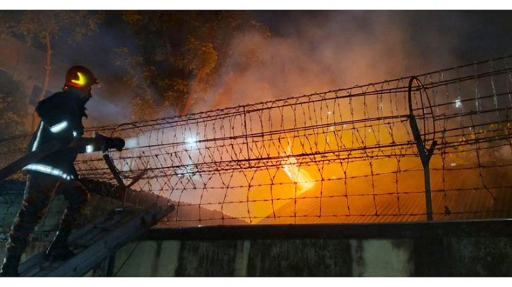 সিলেটে বিটিসিএলের গুদামে আগুন, দুই ভবন ক্ষতিগ্রস্ত