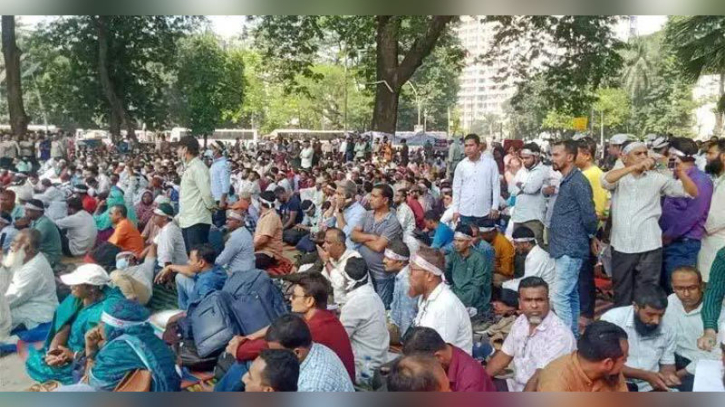 প্রাথমিকে লাগাতার কর্মবিরতি শুরু, বার্ষিক পরীক্ষা বর্জনে হুঁশিয়ার