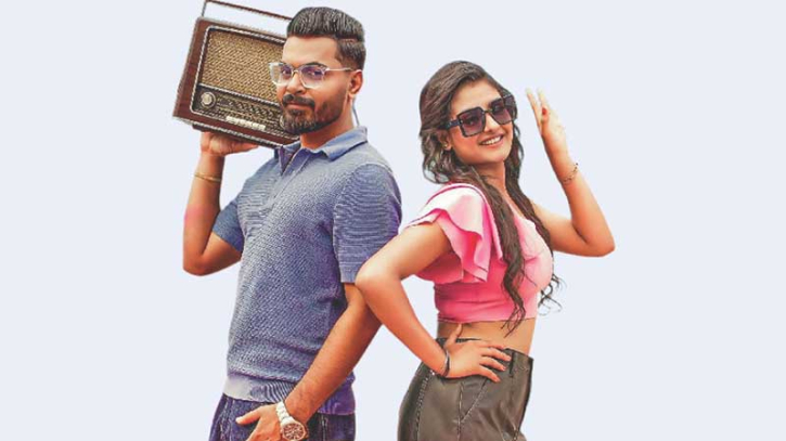 ‘প্রেমের রেডিও’তে আরফিন রুমি  ‘প্রেমের রেডিও’তে আরফিন রুমি