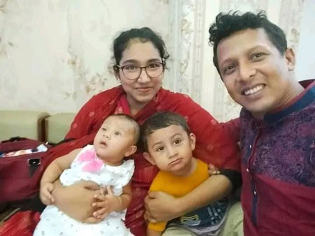 দুই সন্তান ও স্ত্রীর সঙ্গে আবুল কালাম