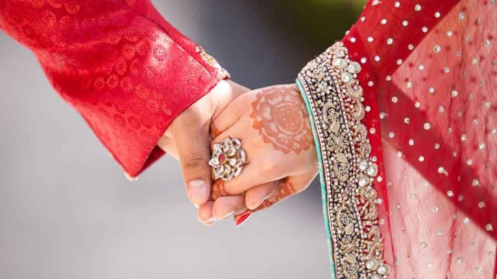 অর্ধকোটি টাকার কাবিনে প্রেমিককে বিয়ে অর্ধকোটি টাকার কাবিনে প্রেমিককে বিয়ে