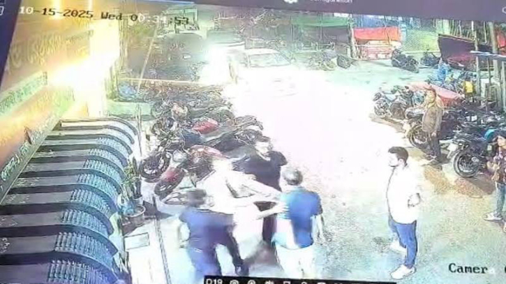 গুলশানের বারে বাউন্সারের হামলায় ব্যবসায়ীর মৃত্যু গুলশানের বারে বাউন্সারের হামলায় ব্যবসায়ীর মৃত্যু