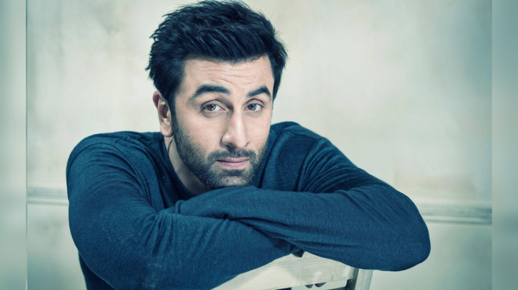 বিতর্ক পেরিয়ে প্রশংসায় অভিনেতা বিতর্ক পেরিয়ে প্রশংসায় অভিনেতা