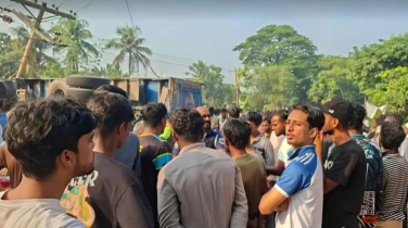 পাবনায় ট্রাকচাপায় ২ শিক্ষার্থীসহ ৩ জনের মৃত্যু পাবনায় ট্রাকচাপায় ২ শিক্ষার্থীসহ ৩ জনের মৃত্যু
