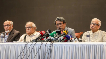 সরকারকে তিন ভাগে জুলাই সনদ বাস্তবায়নের সুপারিশ করেছে কমিশন সরকারকে তিন ভাগে জুলাই সনদ বাস্তবায়নের সুপারিশ করেছে কমিশন