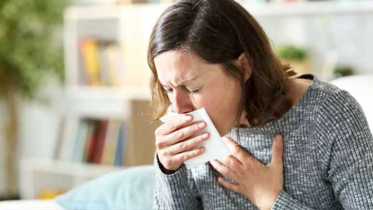কফের রঙে শরীরের স্বাস্থ্যের গোপন সংকেত