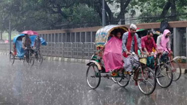 ৮০% এলাকায় ভারী বৃষ্টি, পাহাড়ি অঞ্চলে ধসের শঙ্কা
