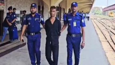 ছুরি হাতে কমলাপুর স্টেশনে ভাইরাল শাহ আলী গ্রেপ্তার