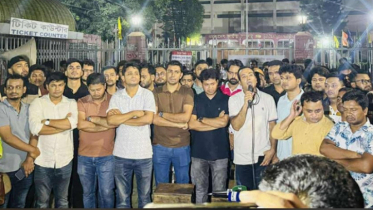 চাকসু নির্বাচনে ভোট কারচুপির অভিযোগে শাহবাগে ছাত্রদলের অবস্থান