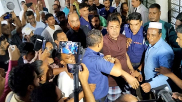 আদালতে সাংবাদিকের ফোন কেড়ে নিলেন আলফু মিয়া