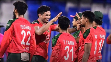 হোয়াইটওয়াশ এড়াতে ব্যাটিংয়ে বাংলাদেশ, একাদশে বড় পরিবর্তন হোয়াইটওয়াশ এড়াতে ব্যাটিংয়ে বাংলাদেশ, একাদশে বড় পরিবর্তন