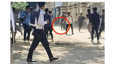 কুমিল্লা ভিক্টোরিয়া কলেজের সামনে সংঘর্ষ, অস্ত্র প্রদর্শন
