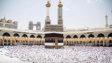 এক মাসে রেকর্ড সংখ্যক মুসল্লির ওমরাহ পালন এক মাসে রেকর্ড সংখ্যক মুসল্লির ওমরাহ পালন