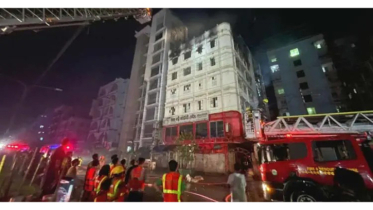 মিরপুরে বহুতল ভবনের আগুন নিয়ন্ত্রণে, হতাহত ঘটেনি মিরপুরে বহুতল ভবনের আগুন নিয়ন্ত্রণে, হতাহত ঘটেনি