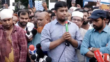 রাস্তায় ফেলে শিক্ষক পেটানো সভ্য রাষ্ট্রের চরিত্র না