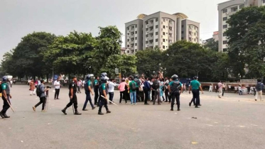 উত্তপ্ত সংসদ ভবন, ’জুলাই যোদ্ধাদের’ বিক্ষোভ, পুলিশের সাথে সংঘর্ষ