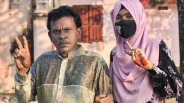 একসঙ্গে এইচএসসি পাস করলেন বাবা-মেয়ে