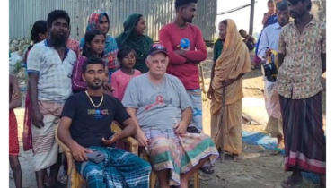 নাটোরের রাজমিস্ত্রির বাড়িতে মার্কিন নাগরিক