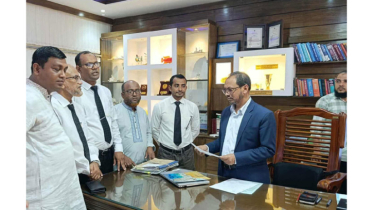সৈকতে অবৈধ স্থাপনা উচ্ছেদের দাবিতে পরিবেশবাদীদের স্মারকলিপি