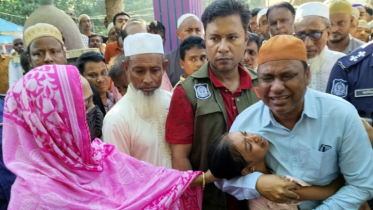 বাবার জানাজায় অংশ নিলেন আ.লীগ নেতা সিরাজুল ইসলাম সিরাজ