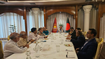 সন্ধ্যায় রাজনৈতিক দলগুলোর  সঙ্গে বৈঠকে বসছেন প্রধান উপদেষ্টা 