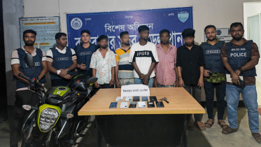কক্সবাজারে পর্যটককে ছুরিকাঘাত ও ছিনতাই ,৫ জন গ্রেপ্তার