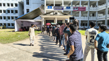 স্বাক্ষরবিহীন ব্যালট পেপার বিতর্কে তোলপাড়