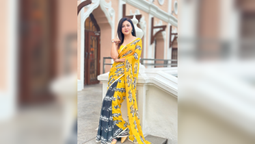 জয়া আহসান হলুদ শাড়ীতে মুগ্ধতা ছড়ালেন
