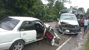 প্রাইভেটকার-মাইক্রোবাসের মুখোমুখি সংঘর্ষে নিহত ১, আহত ২