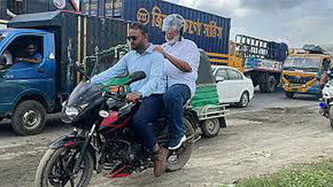 শেষে মোটরসাইকেলে গন্তব্যে ফাওজুল কবির খান