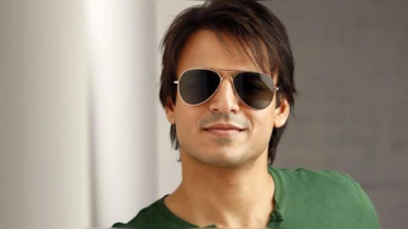 রামায়ণ’-এ বিভীষণ চরিত্রে অভিনয় করেও পারিশ্রমিক নিলেন না বিবেক ওবেরয়