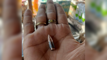 টেকনাফ সীমান্তে বসতঘরে গুলি, টিনের চালা ছিদ্র : আতঙ্কে স্থানীয়রা