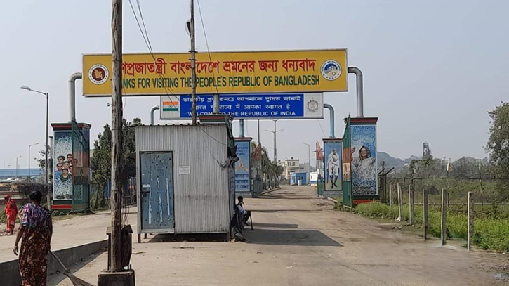 বেনাপোলে আবার আগের নিয়মে আমদানি-রপ্তানি শুরু বেনাপোলে আবার আগের নিয়মে আমদানি-রপ্তানি শুরু
