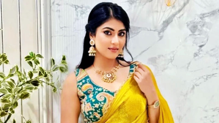 হিট অ্যান্ড রান: সিসিটিভিতে ধরা পড়লেন দিব্যা সুরেশ হিট অ্যান্ড রান: সিসিটিভিতে ধরা পড়লেন দিব্যা সুরেশ