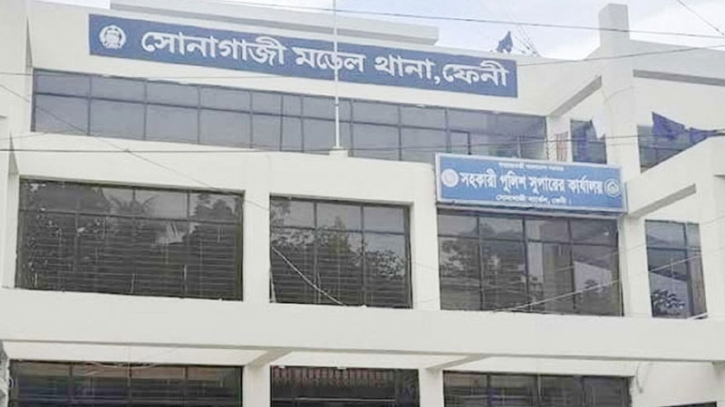 ফেনীতে পুলিশকে পিটিয়ে অস্ত্র ও আসামি ছিনতাই