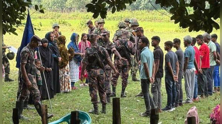 ভারতে আটক ১৯ বাংলাদেশিকে সীমান্তে বিজিবির কাছে হস্তান্তর ভারতে আটক ১৯ বাংলাদেশিকে সীমান্তে বিজিবির কাছে হস্তান্তর